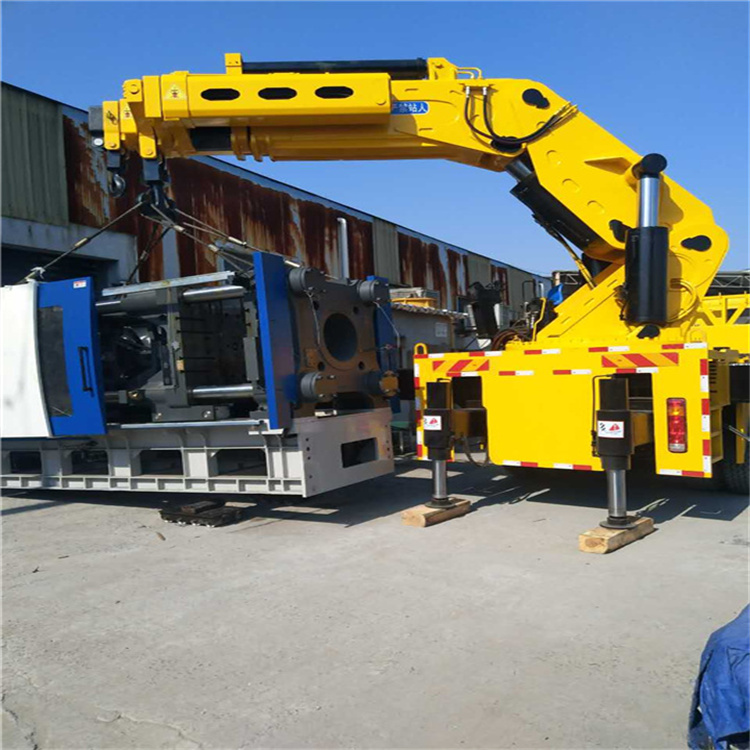 清河县 大吨位折臂吊出租费用解析：一小时租赁多少钱